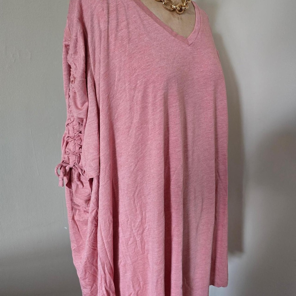 Roaman's pink V-neck top size 34/36 4X